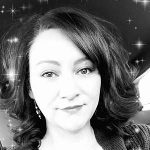 Meet your Posher, Yvette